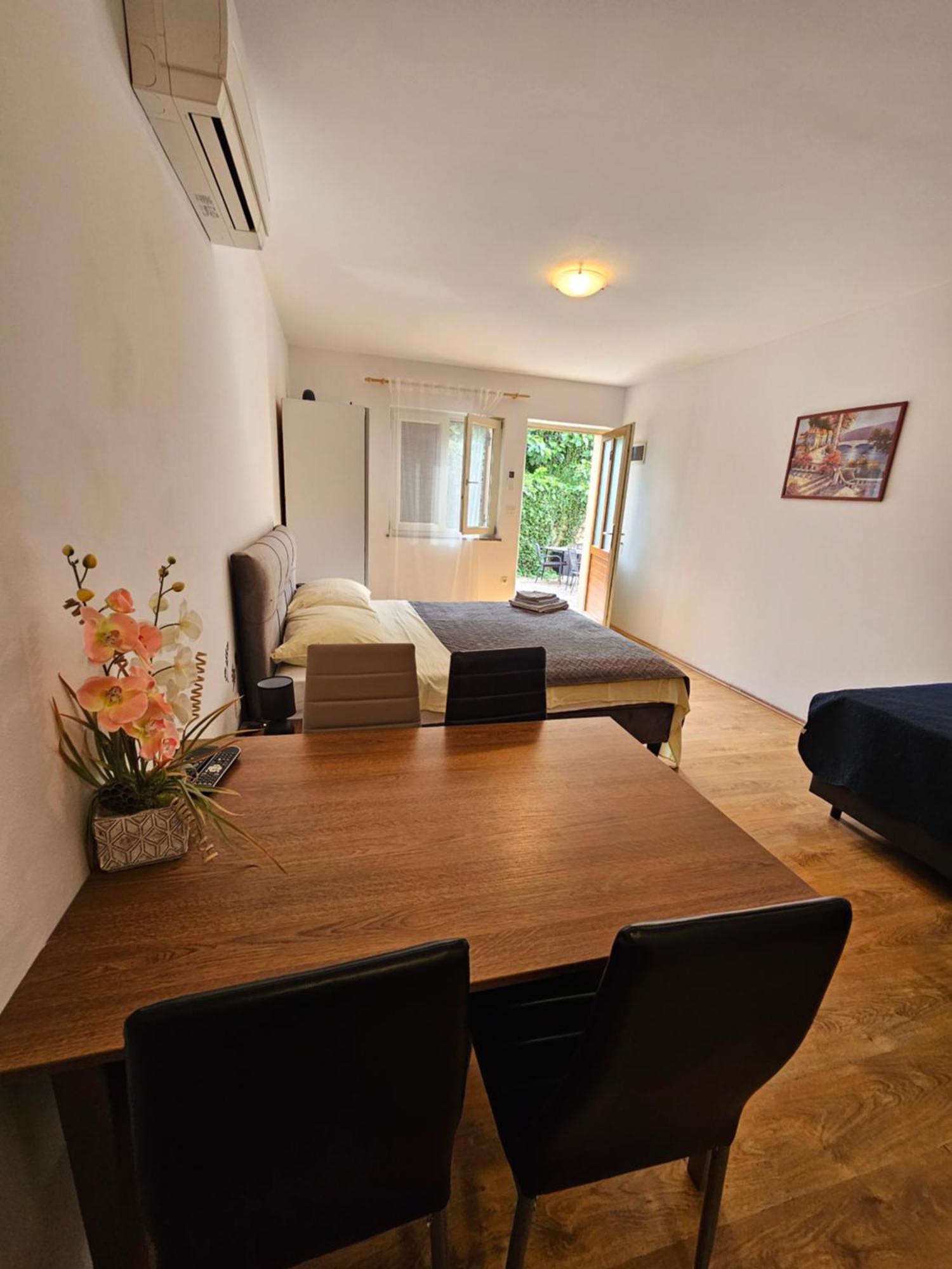 Apartmani Barbara Brsec Exterior photo