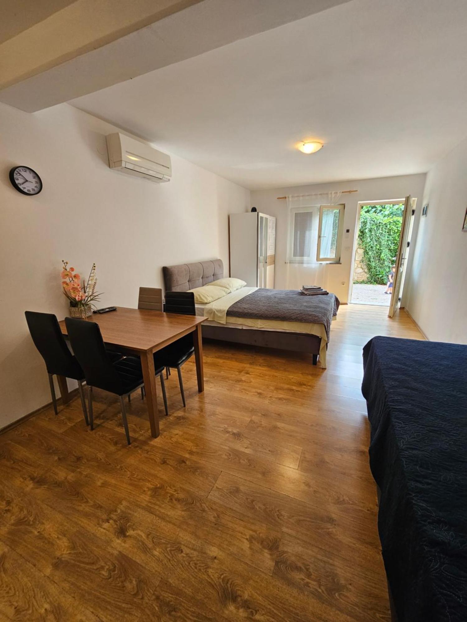 Apartmani Barbara Brsec Exterior photo